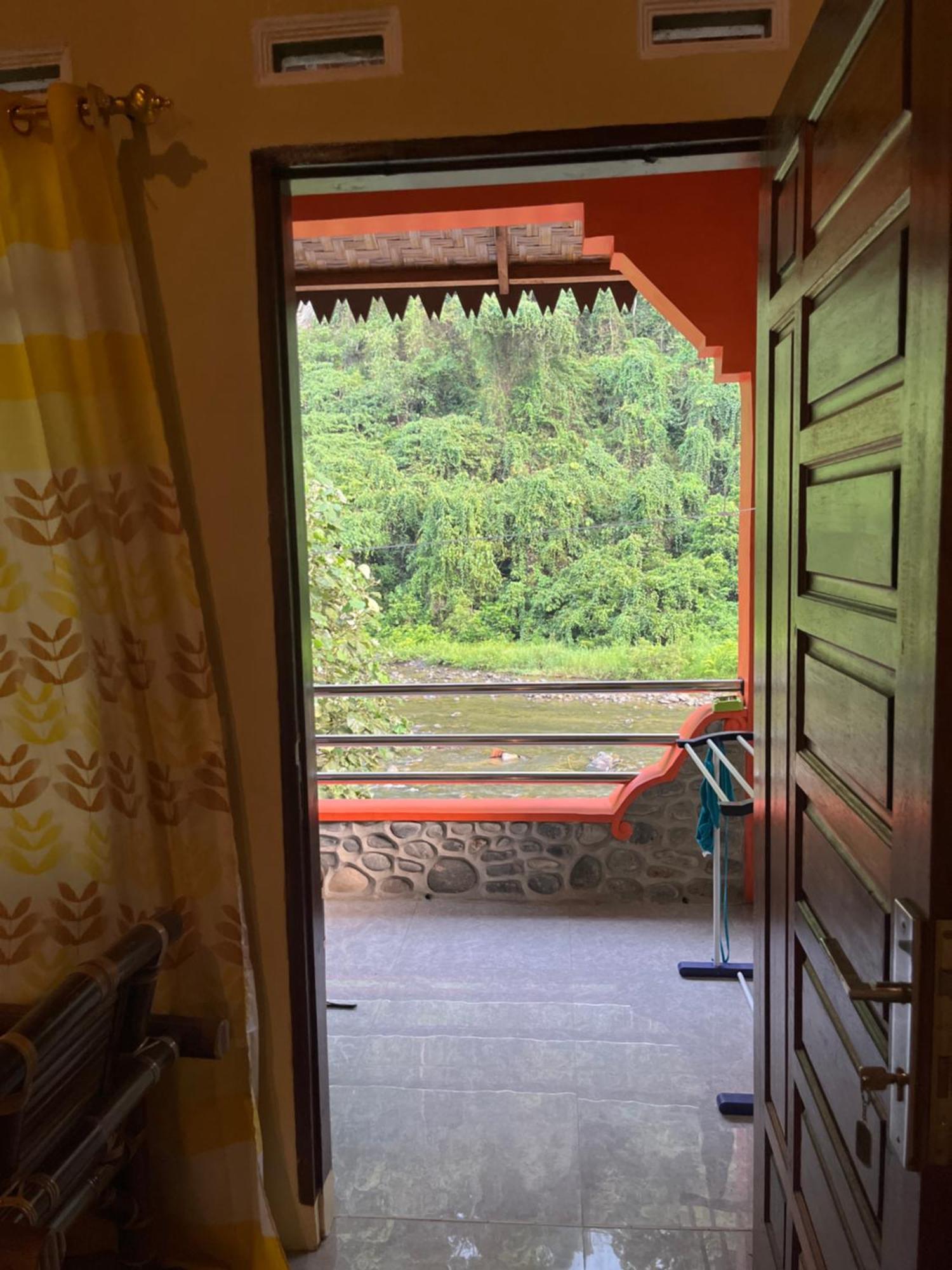 בוקיט לוואנג Ridho'S Homestay & Jungle Trekking מראה חיצוני תמונה